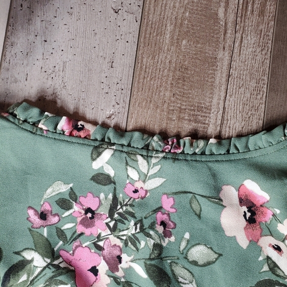 The General Good Sage Green and Pink Cropped Faux Button Front Top Size XL NWOT - Picture 11 of 14